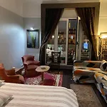 Elysees Vip Apartmán *