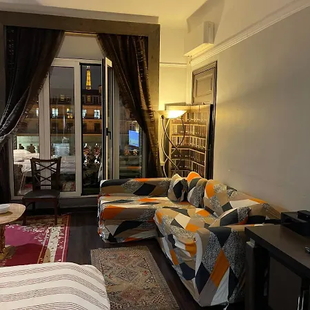 élysées Vip Appartement *