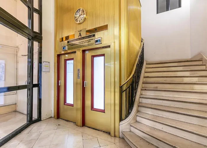 Lägenhet Elysees Vip
